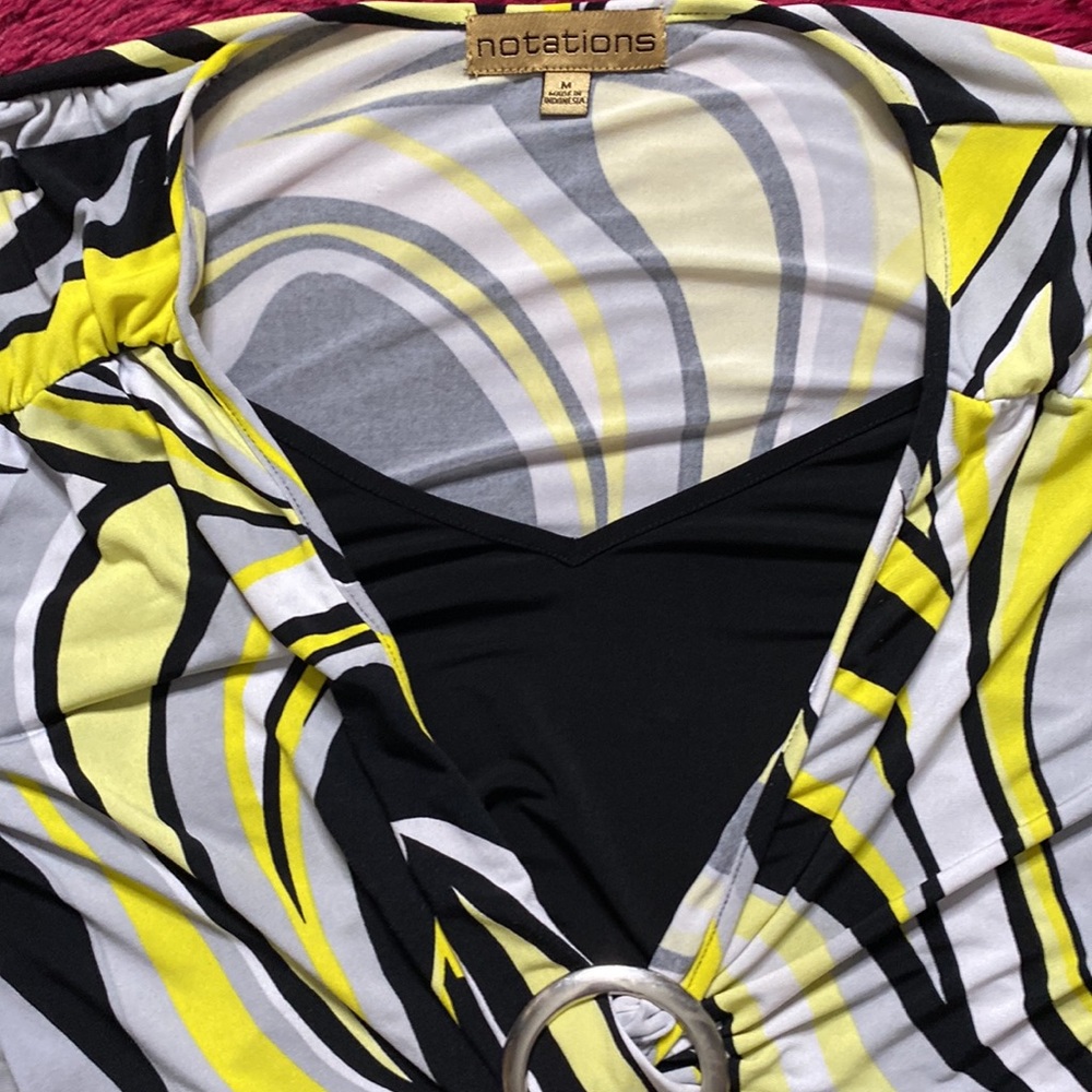 Grey, yellow, and black blouse - Picture 4 of 14
